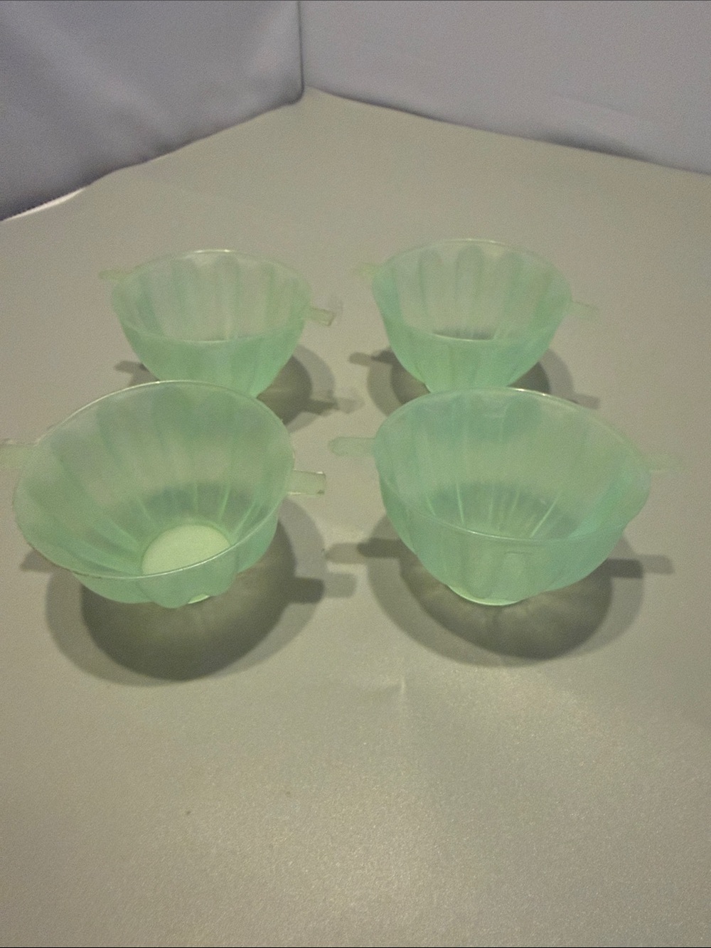4) Vintage Stanhome Plastic Jello/Jelly Molds Green Cups Stanley Home Products